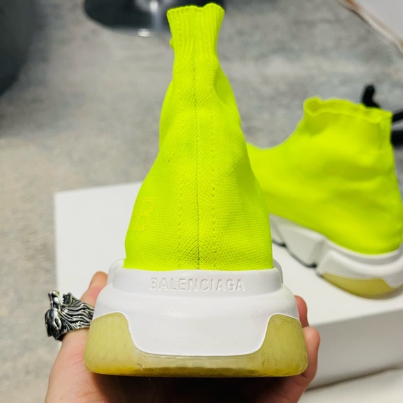 Like New Men’s Size 11 Balenciaga Speed Trainers With BB Print Yellow/Limelight - Picture 9 of 12